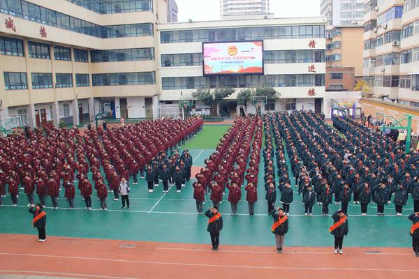 升旗仪式暨入团宣誓 (1) 升旗仪式暨入团宣誓 (1)